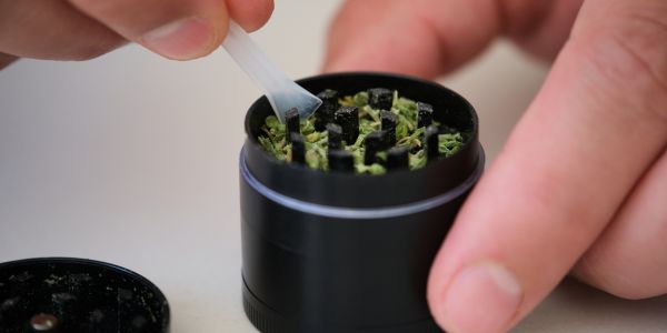 Grinder reinigen in 5 Minuten – So geht’s richtig